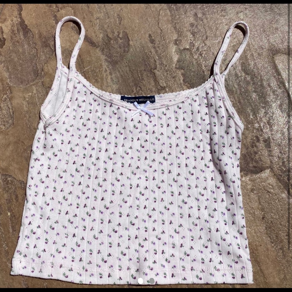 Brandy Melville pink floral skylar tank 🌸